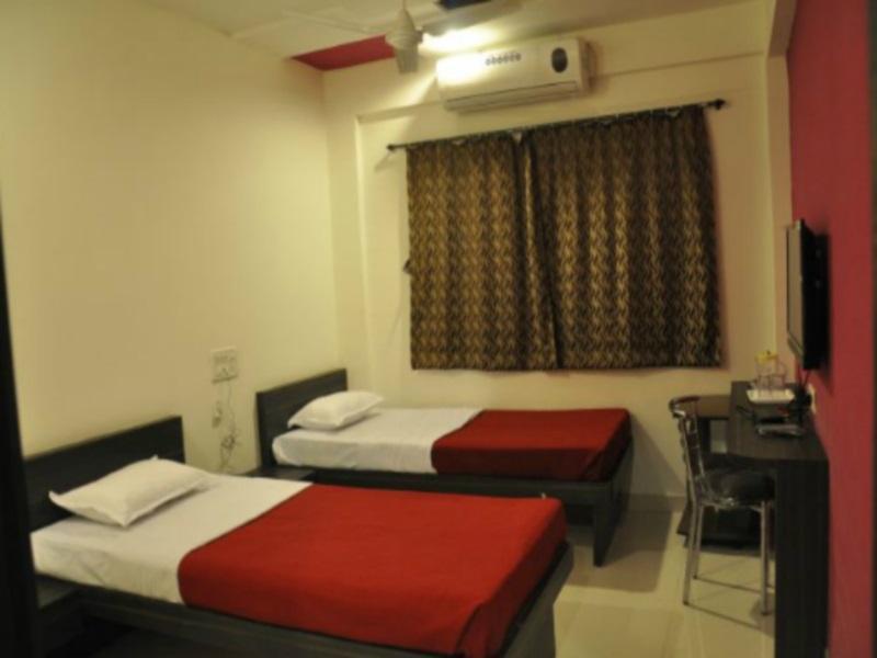 Hotel Alpine Pune Exterior foto
